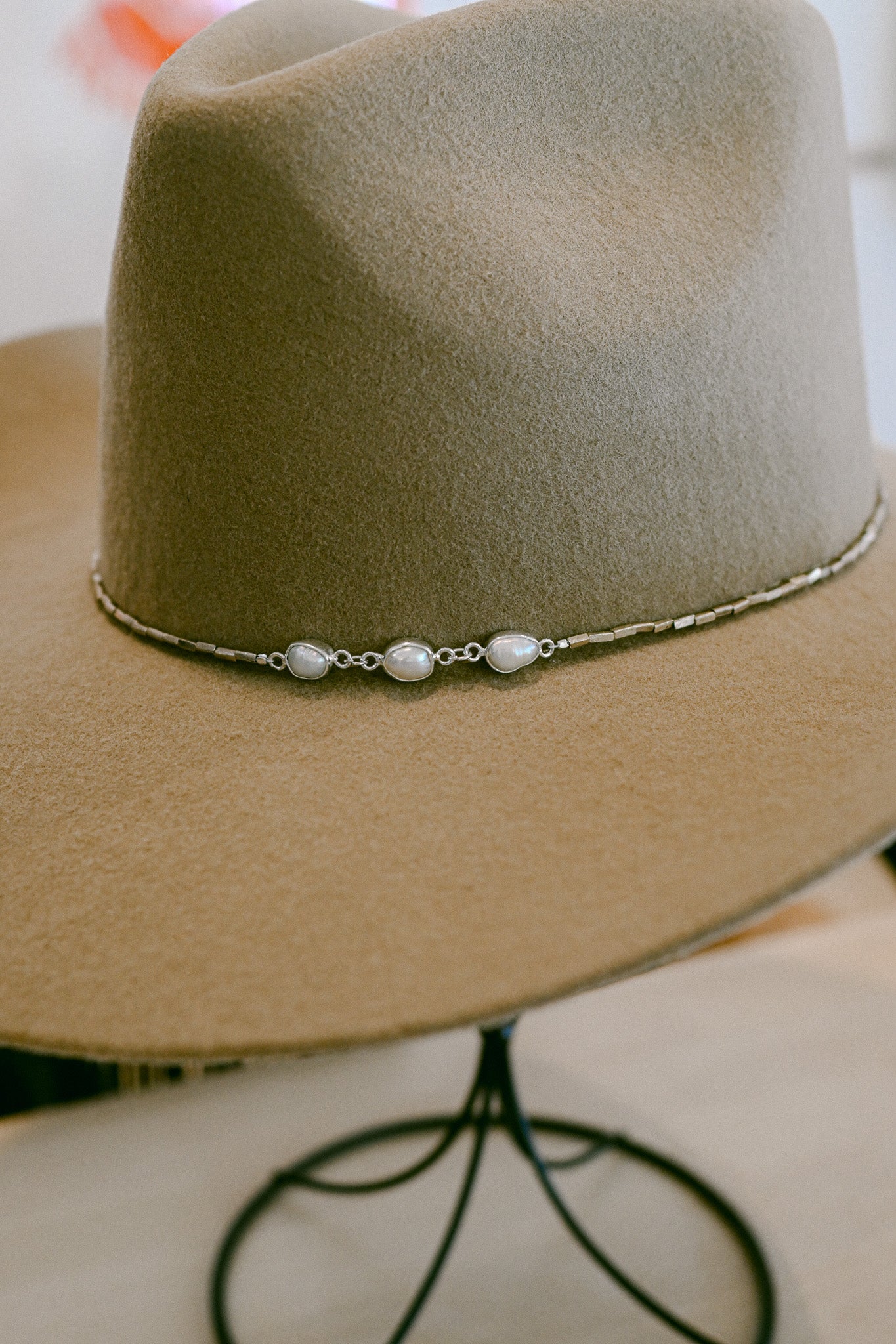 Three Bezel Pearl with Silver Beads Hat Band