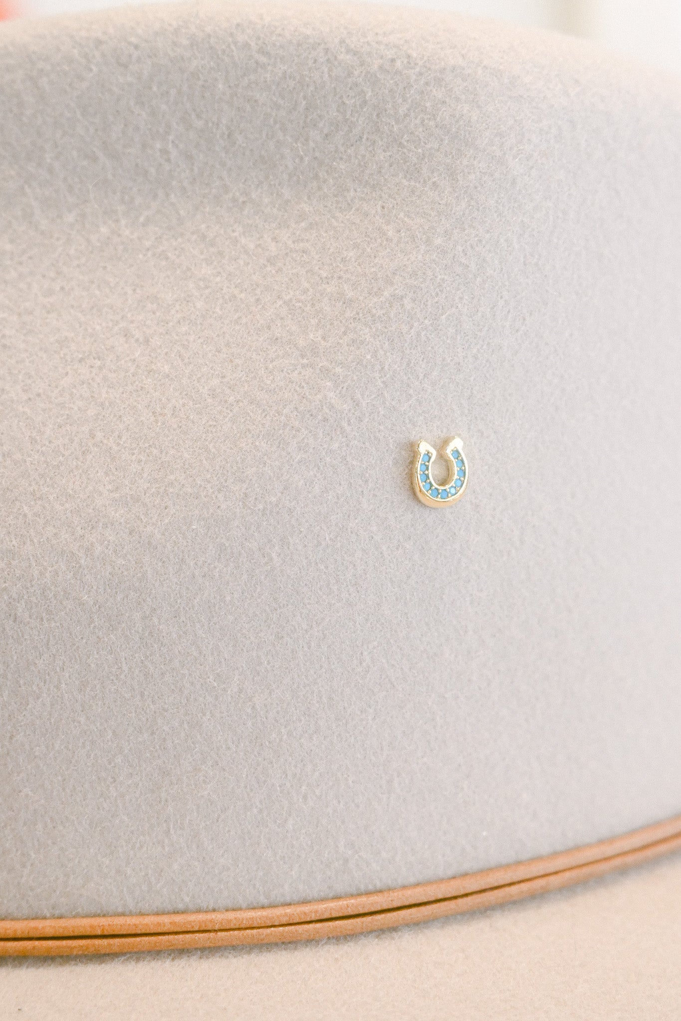 Turquoise Horse Shoe Hat Charm