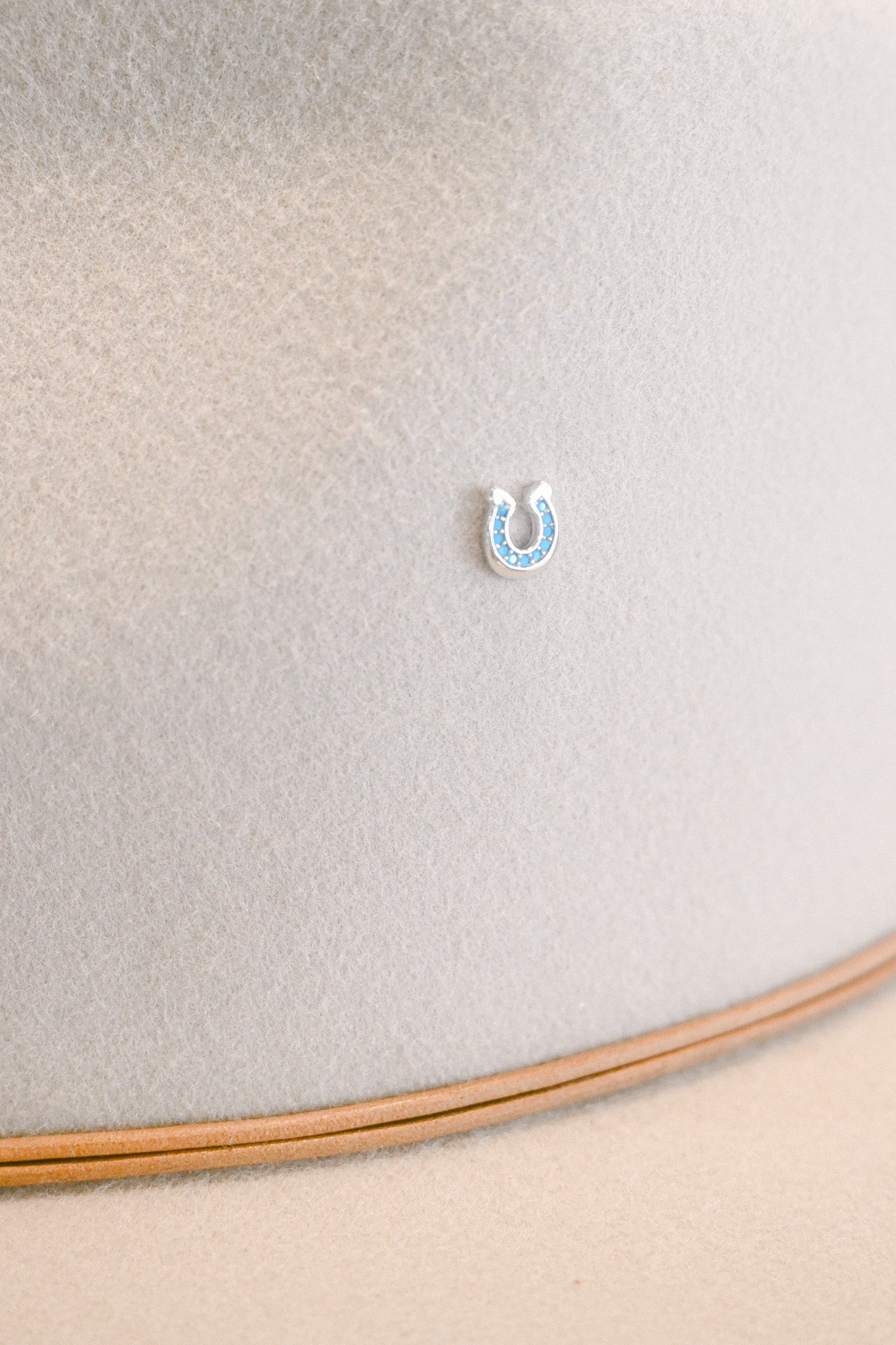 Turquoise Horse Shoe Hat Charm