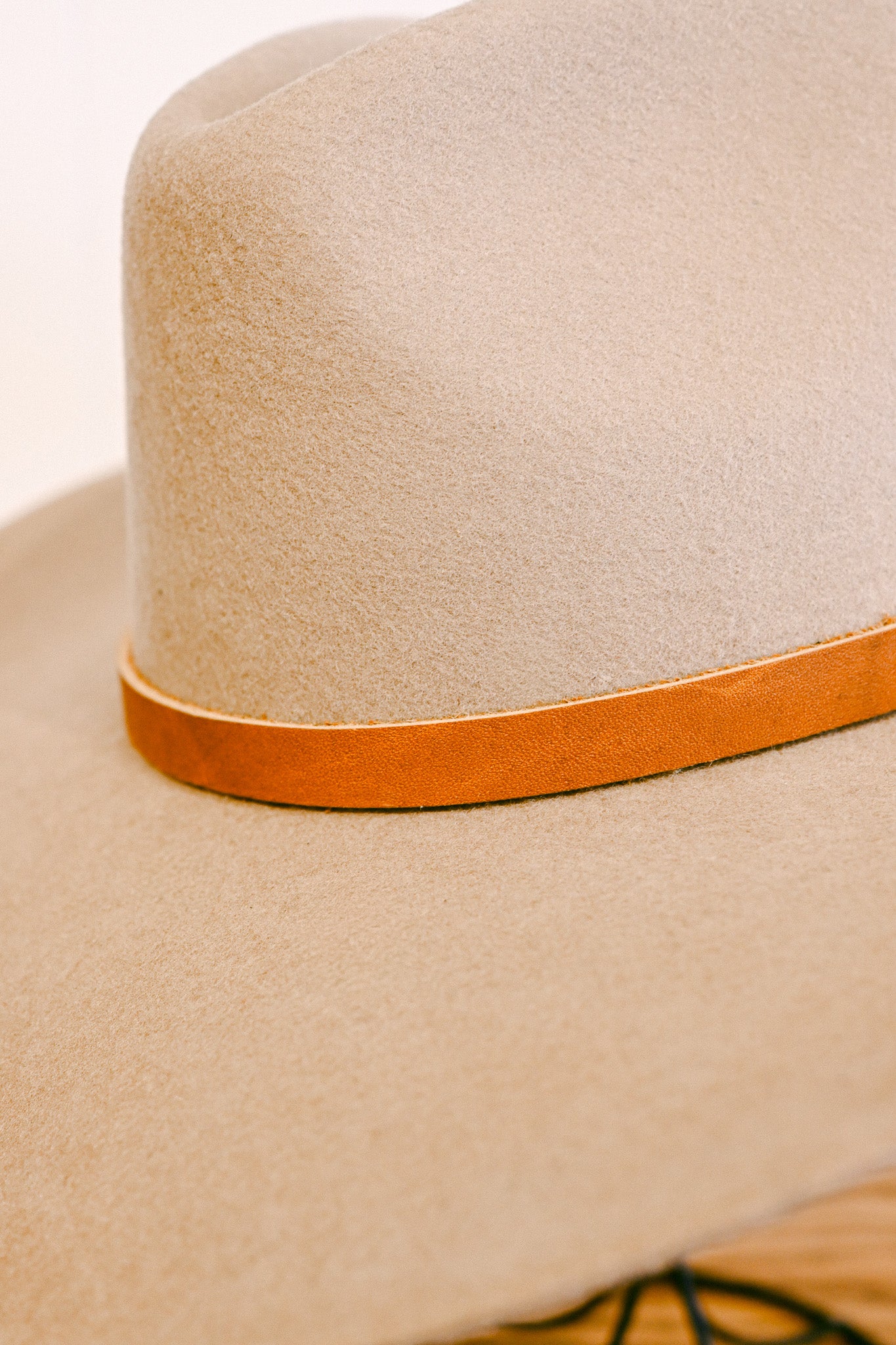 Leather Hat Band with Deerskin Tie - 3/4"