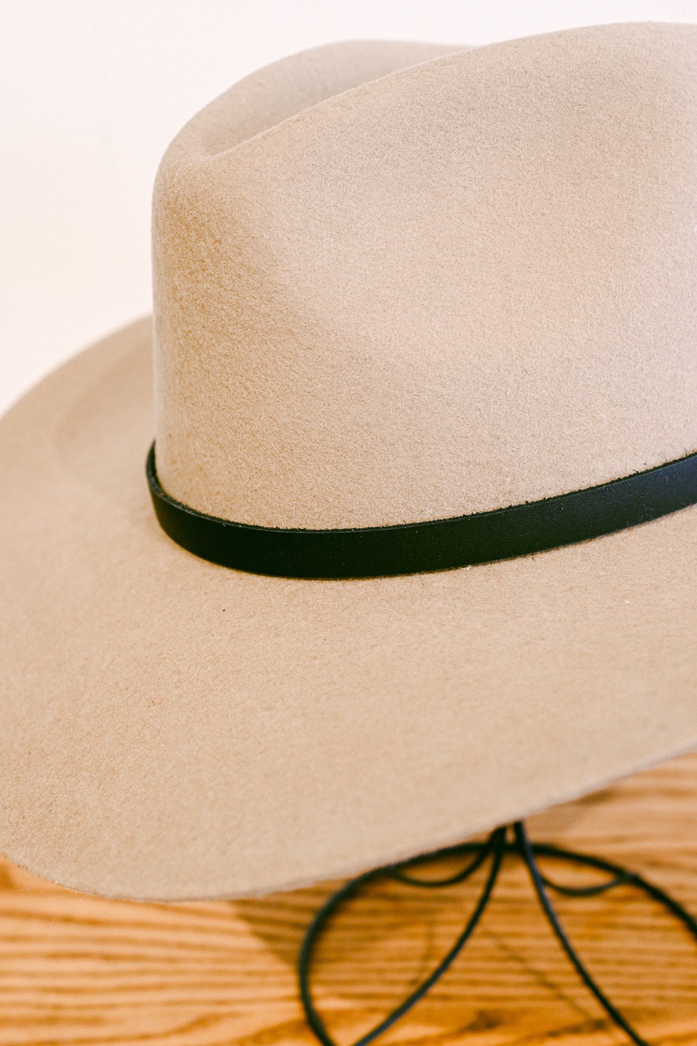 Leather Hat Band with Deerskin Tie - 3/4"