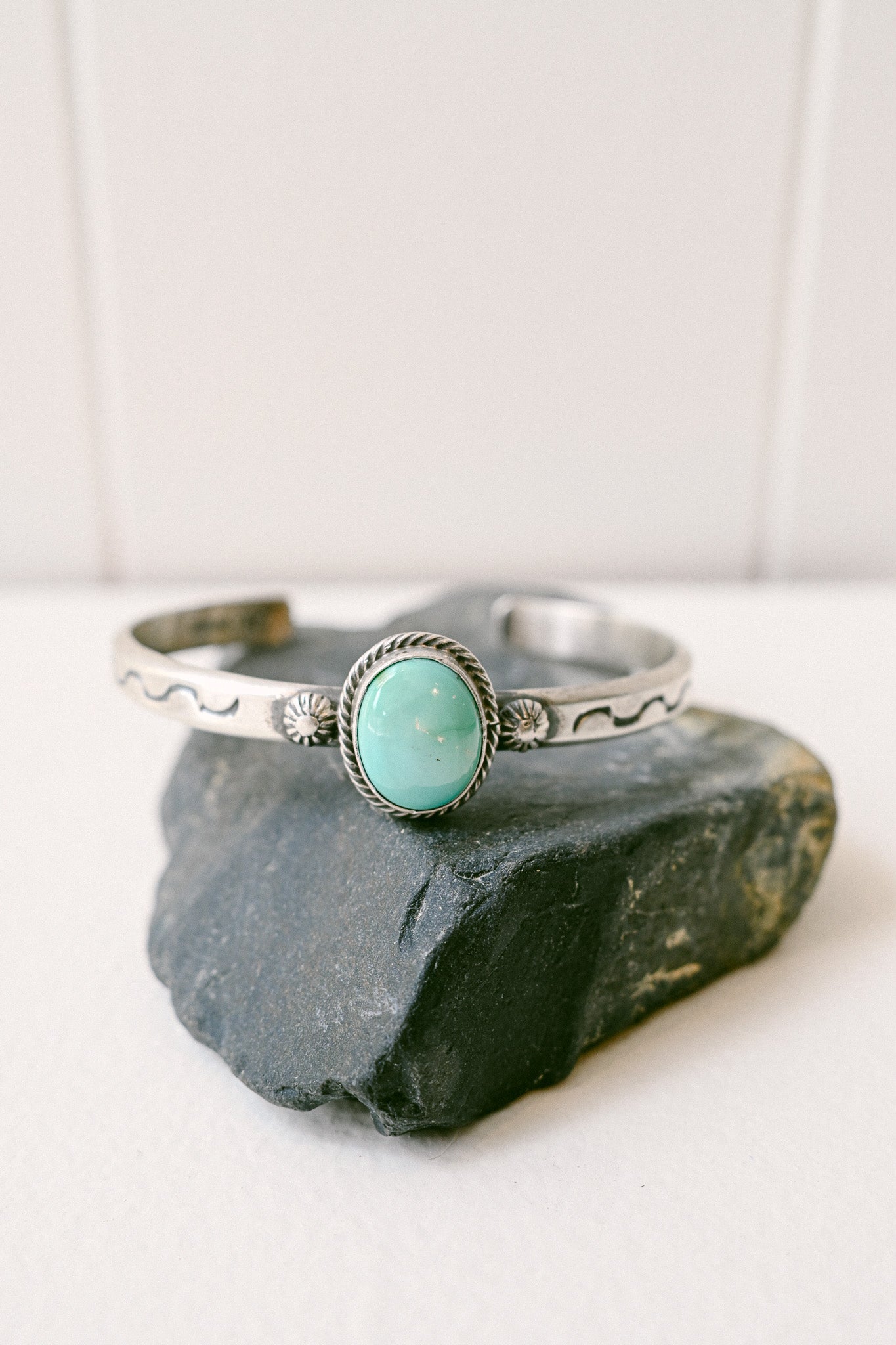 Samuel Yellowhair Navajo Handmade Sonoran Gold Large Oval Turquoise Bracelet